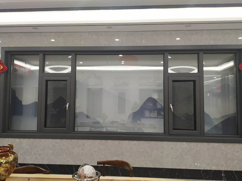 平開窗 (4) 平開窗 (4)